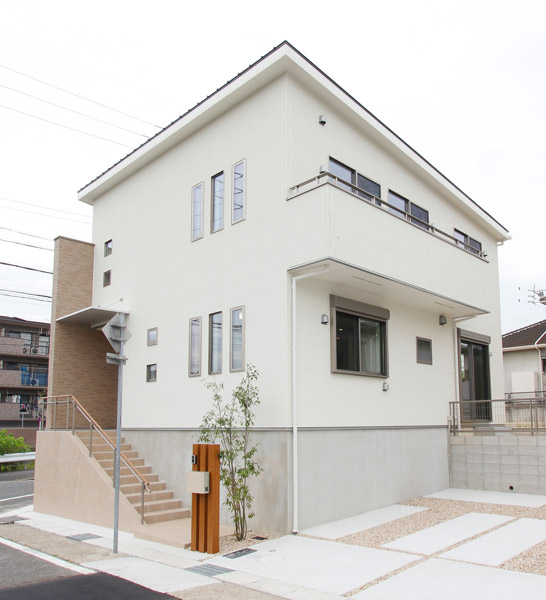 令和の新築はシンプルモダンの外観でおしゃれに 東京の写真実例集 Nexthouse 自由設計の注文住宅を建てるなら